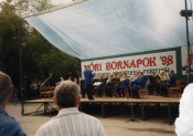 Mrin viinijuhlilla Unkarissa 1998..